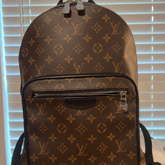 WTS] LV Josh Backpack $1600 shipped and invoiced. Purchased in Honolulu,  HI. 9.5/10 Condition used once on a trip. : r/Louisvuitton